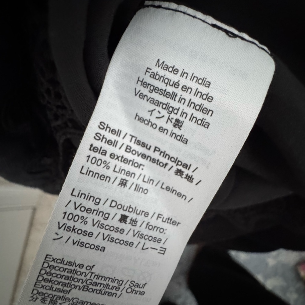 NWOT Levi Wedgie straight 28x28 dark wash - Picture 7 of 7